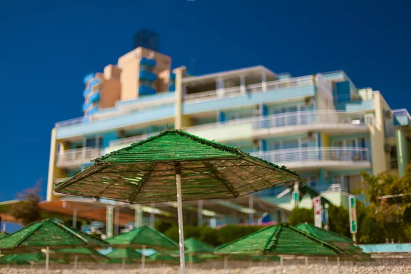 Plaży z parasolem — Zdjęcie stockowe