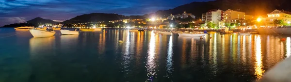 Montenegro, Rafailovici. Sunset view on sea beach — Stock Photo, Image