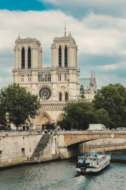 Notre Dame tekne Seine, Fransa ile