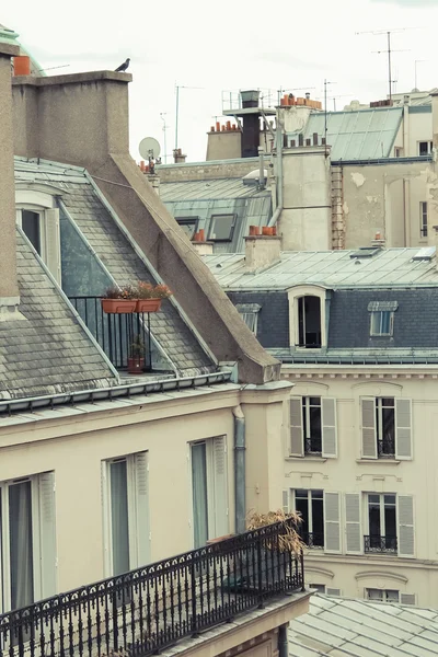 Paris. Vista dos telhados da cidade . — Fotografia de Stock