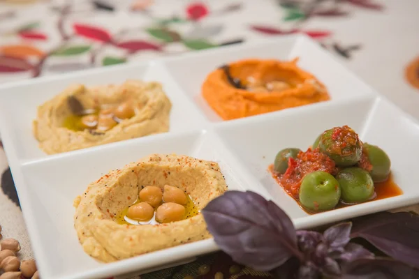 Hummus delicioso y saludable —  Fotos de Stock