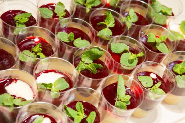 Düğün masa Sweets. Vintage renk.