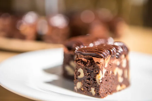 Deliziosa torta al cioccolato fondente — Foto Stock