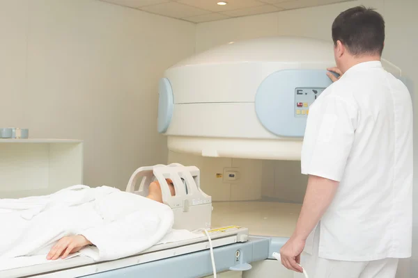 Магнітно-резонансна томографія — стокове фото
