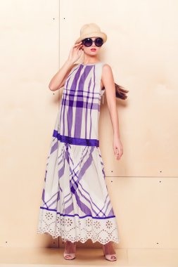 tam uzunlukta portre romantik içinde çok güzel bir kadın