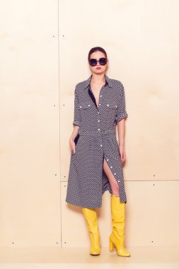 tam uzunlukta portre romantik içinde çok güzel bir kadın