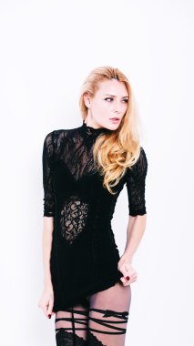 Vogue tarzı güzel bir kadın portresi