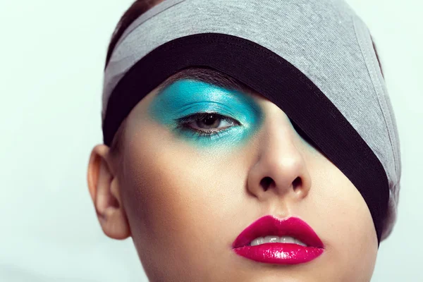 Closeup portrait of beautiful young woman with creative makeup — Stock Photo, Image