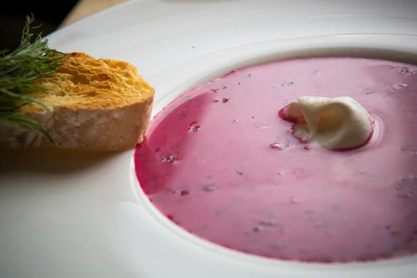 Frío verano Sopa de remolacha — Foto de Stock