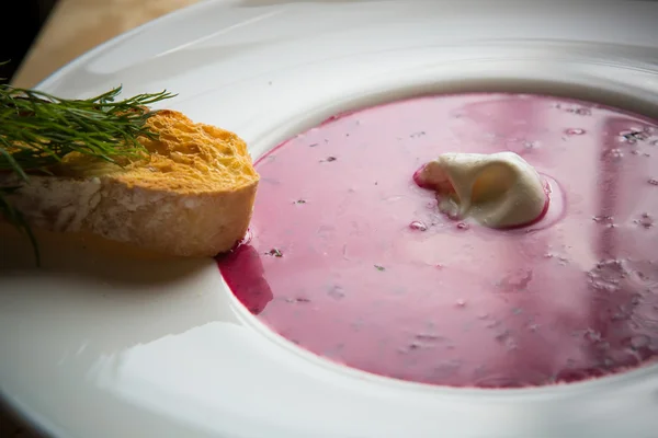 Sopa fria de beterraba de verão — Fotografia de Stock