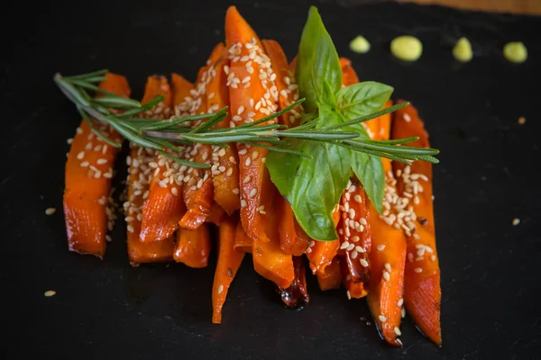 Caramelized carrots — Stock Photo, Image