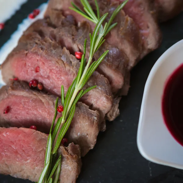 Medium Rare Cooked Beef Roast — Stock Photo, Image