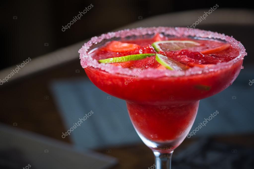 Cocktail di margarita alla fragola - Foto Stock: Foto ...