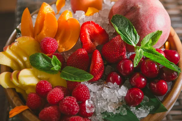 Fresh fruit with ice. — Stock Photo, Image