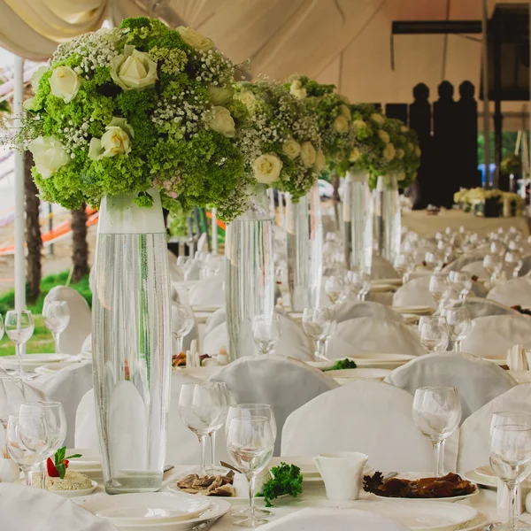 Wedding set up in garden inside beach — Stock Photo, Image