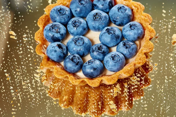 Tartlet with fresh blueberries — Stock Photo, Image