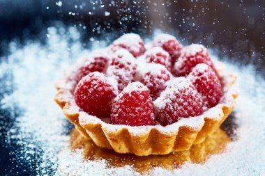 Ahududu ile ev yapımı tartlets