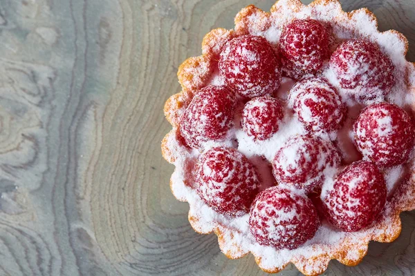 Huisgemaakte tartlets met frambozen — Stockfoto