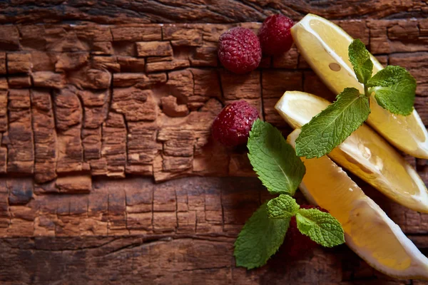 Raspberry, Mint and lemon — Stock Photo, Image