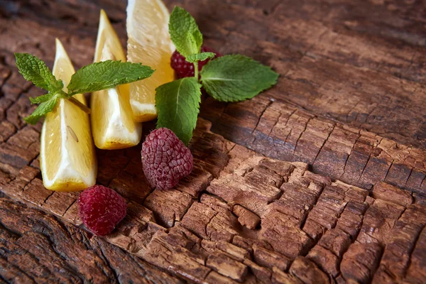 Raspberry, Mint and lemon — Stock Photo, Image