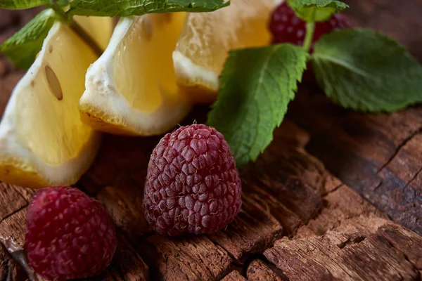 Raspberry, Mint and lemon — Stock Photo, Image