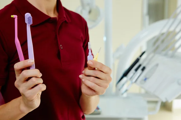 Hands of dentist — Stock Photo, Image