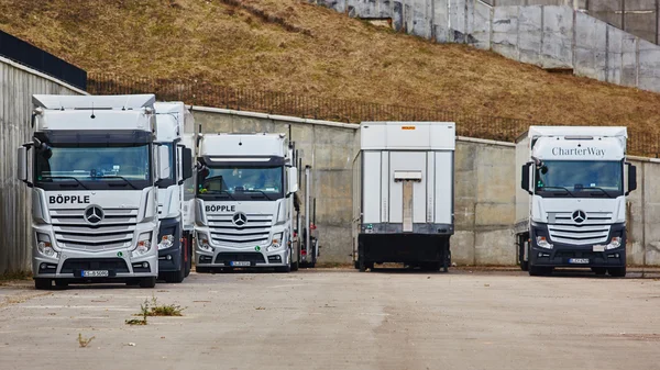 Киев, Украина - 10 октября 2015 г.: звездный опыт Mercedes Benz. Интересный тест-драйв — стоковое фото