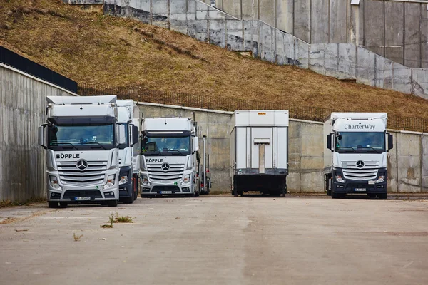 Киев, Украина - 10 октября 2015 г.: звездный опыт Mercedes Benz. Интересный тест-драйв — стоковое фото