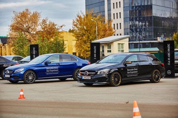 Kyjev, Ukrajina - 10 října 2015: Mercedes Benz hvězda zkušenosti. Série testovací jízdy — Stock fotografie