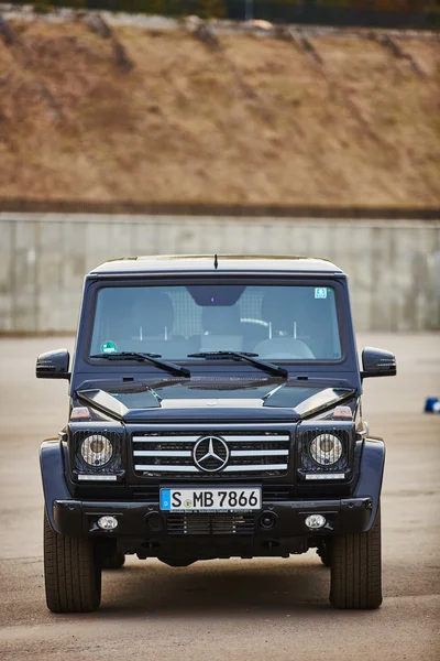 Kiev, Oekraïne - 10 oktober 2015: Mercedes Benz sterren ervaring. De interessante reeks van testritten — Stockfoto