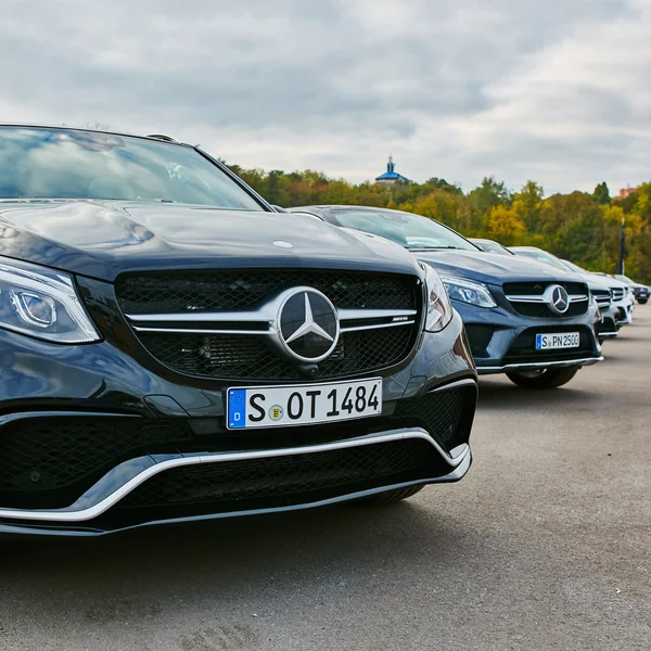 Kiev, Ucraina - 10 ottobre 2015: Mercedes Benz star experience. La serie di test drive — Foto Stock