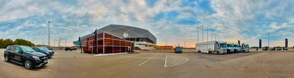 Lviv, Ukraine - OCTOBER 15, 2015: Mercedes Benz star experience. The interesting series of test drives — Stock Photo, Image