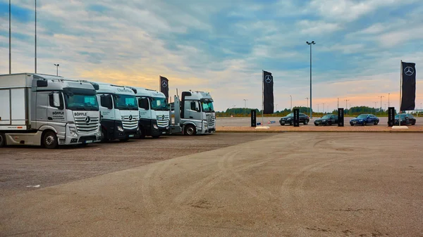 Lviv, Ukrayna - 15 Ekim 2015: Mercedes Benz yıldız deneyim. Test sürüşleri ilginç serisi — Stok fotoğraf