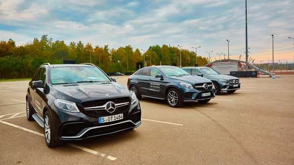 Lviv, Ukrayna - 15 Ekim 2015: Mercedes Benz yıldız deneyim. Test sürüşleri ilginç serisi — Stok fotoğraf