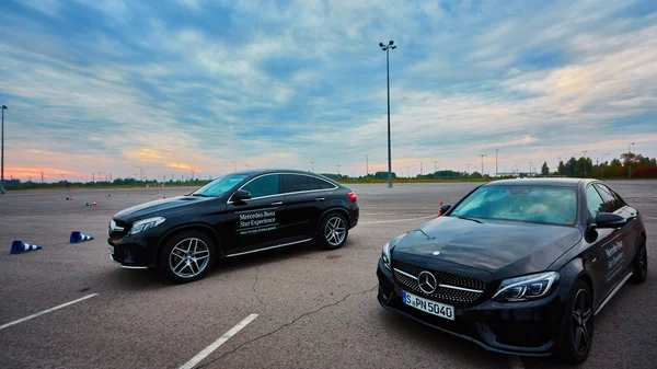 Lviv, Ucrânia - OUTUBRO 15, 2015: Mercedes Benz experiência estrela. A interessante série de unidades de teste — Fotografia de Stock