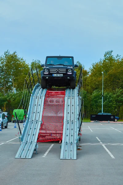 Lviv, Ukraine - 15 OCTOBRE 2015 : Mercedes Benz star experience. La série intéressante de tests de conduite — Photo