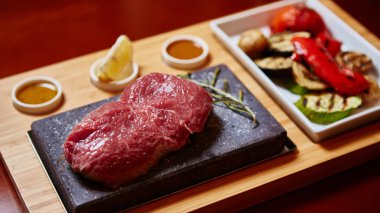 astone sebzeli ızgara et