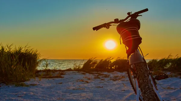 Bicycle at the beach — Stock Photo, Image