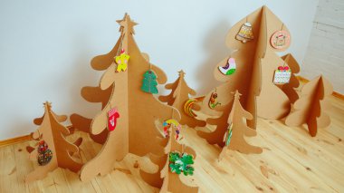 Noel ağacı karton. Yeni yıl