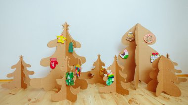 Noel ağacı karton. Yeni yıl