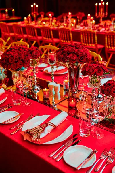 Table set for wedding or another catered event dinner. — Stock Photo, Image