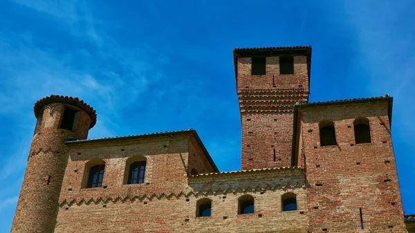 Velho castelo de Grinzane Cavour — Fotografia de Stock