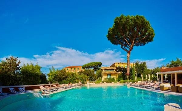 Public pool on a hot day — Stock Photo, Image