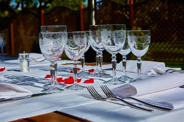 Table setup in outdoor cafe — Stock Photo, Image