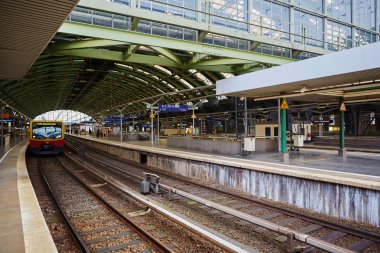 Berlin Doğu Tren İstasyonu