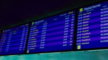 Havaalanında bilgi panosu