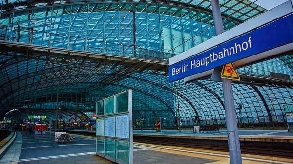 La estación ferroviaria principal de Berlín — Foto de Stock