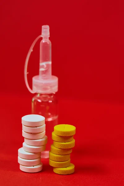 Tabletten. Medizin-Symbol. — Stockfoto