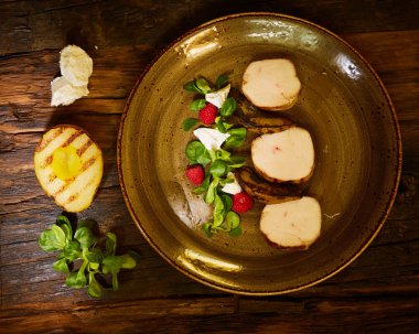 Kızarmış hindi fileto