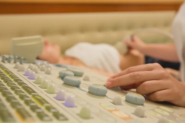 Ultrasound imaging of the abdomen — Stock Photo, Image